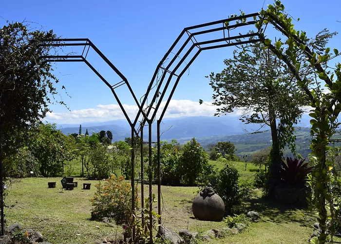 Guayabo Lodge